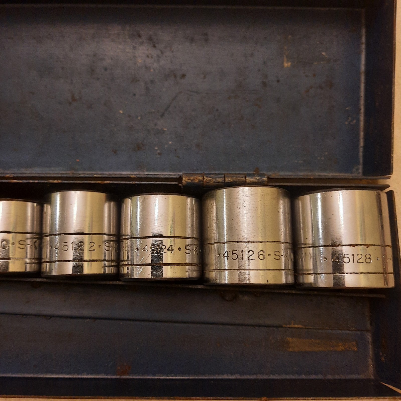 S-K Rotating Swivel Head Ratchet + 10 Pc Sockets. USA. In Metal Case. See Desc.