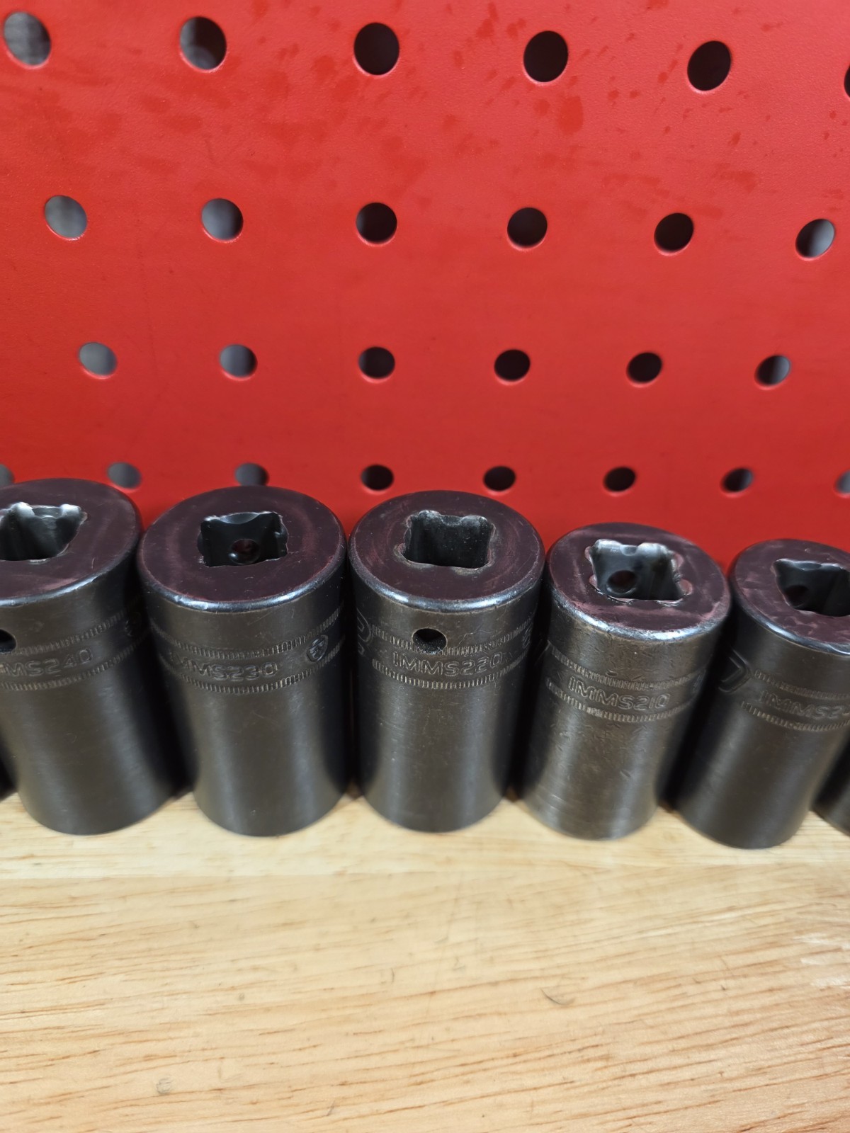 Snap-on 312IMMS 1/2″ Drive 15-25MM + 27MM 6-Pt Semi-Deep Impact Socket Set