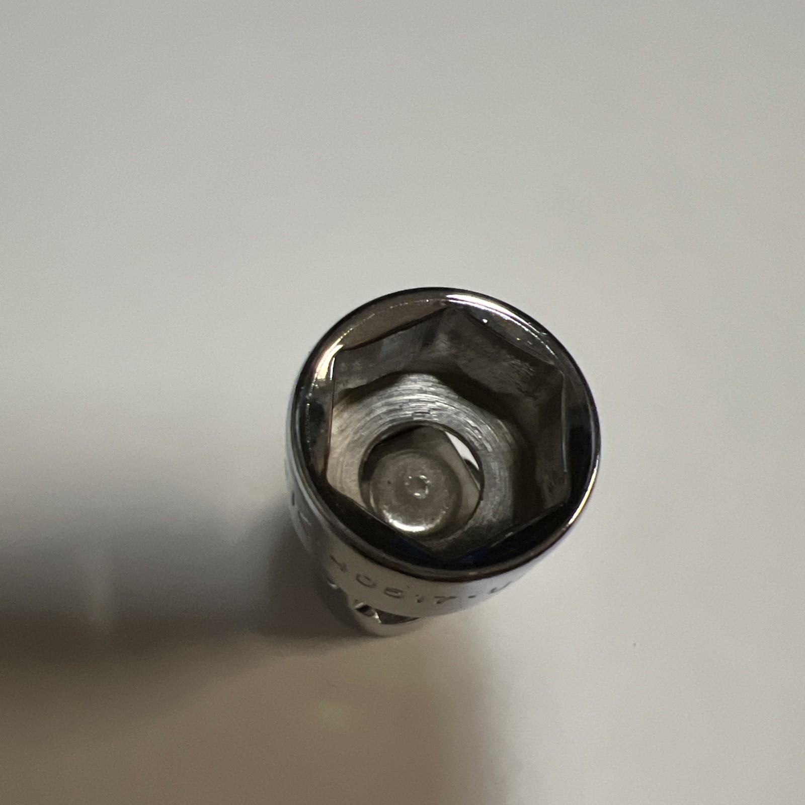 SK Tool USA 40517 17mm SAE Shallow Universal Socket 3/8″ Drive Chrome 6 Point