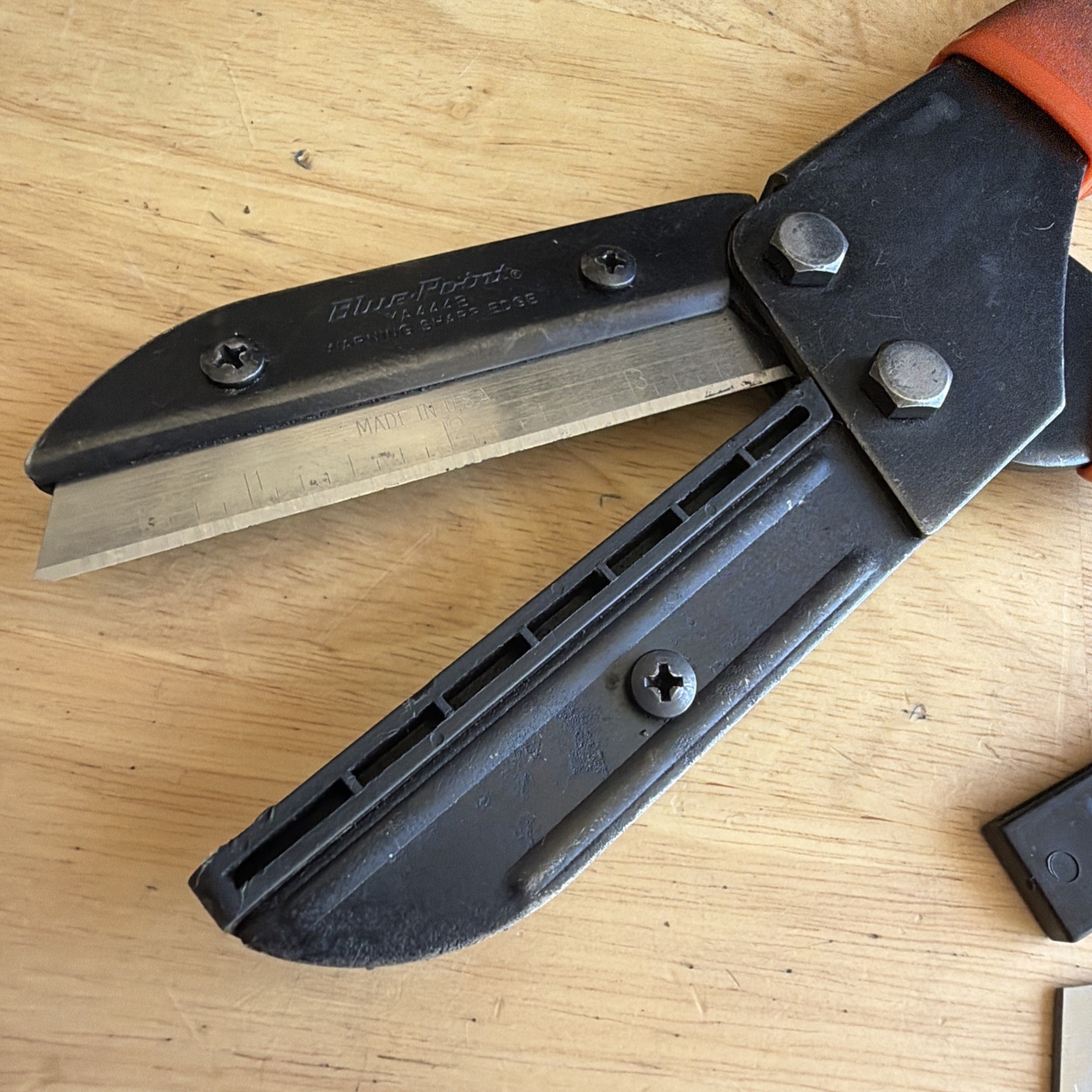 Blue Point 10″ Long Mult-Cut Vinyl Shears Orang Handle «Razor Sharp» YA444B