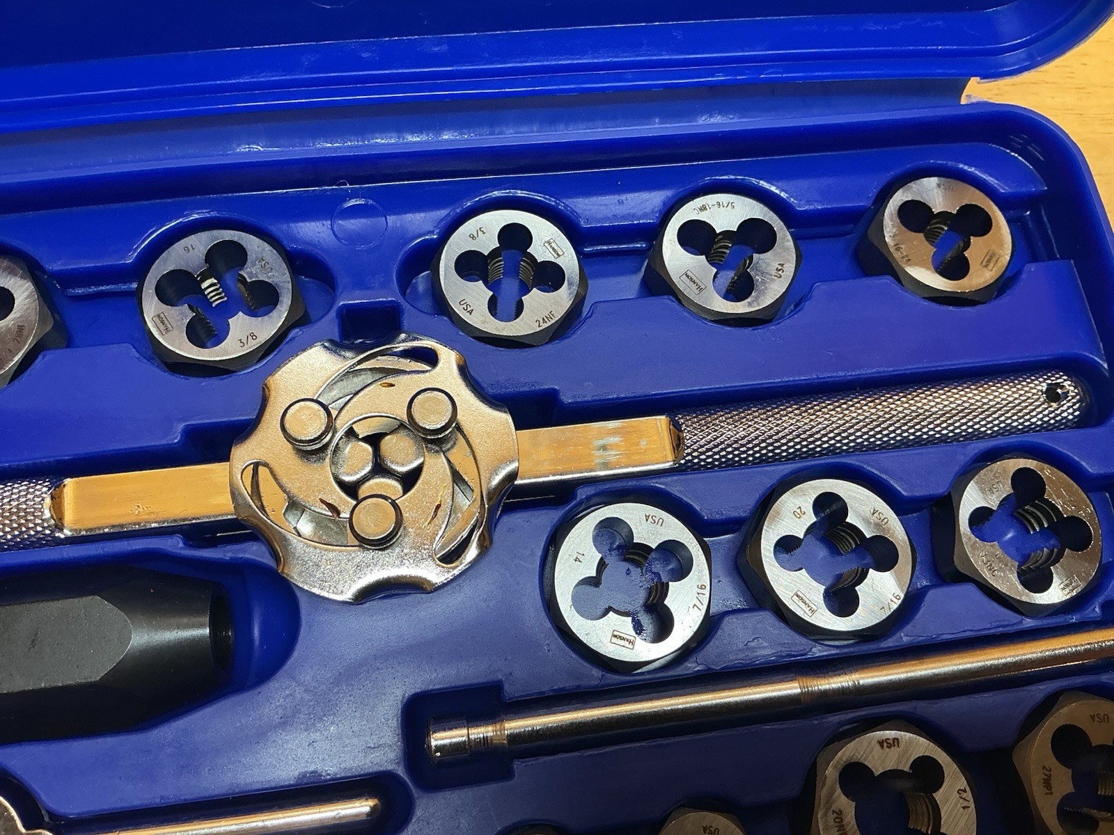 Irwin Hanson 24606 41 Pc. SAE Hex Tap & Die Set (#4-1/2”)