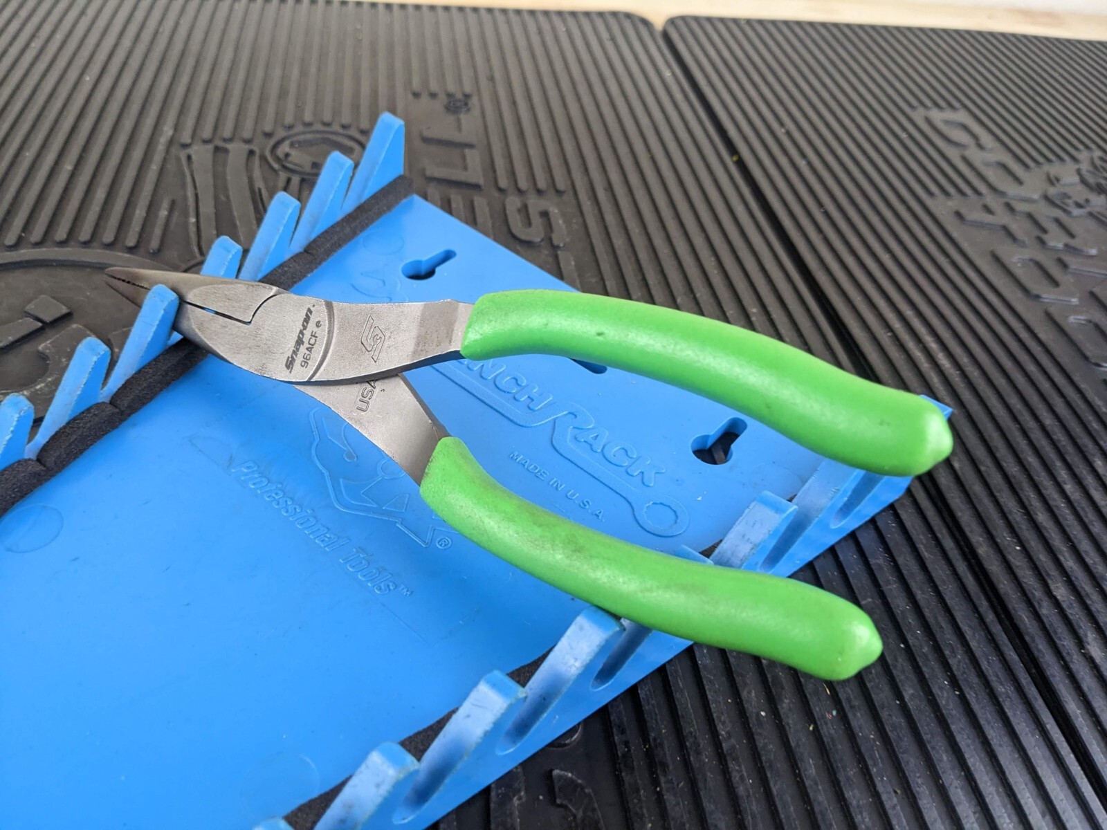 #aw196 Snap On 96ACF – 8″ Talon Grip™ GREEN NEEDLE Nose Pliers
