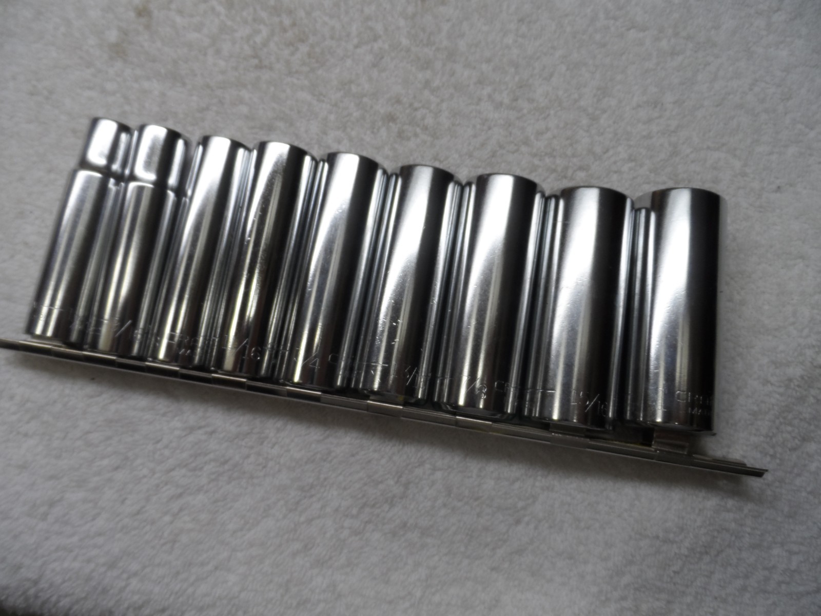 Craftsman 1/2″ Drive SAE Deep Socket Set, USA, 12pt – 9 pcs (1/2″ to 1″)