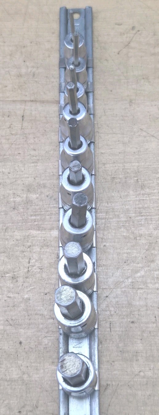 Snap On 210EFTAMY-1/4″ & 3/8″ Dr 10Pc Metric Standard Hex Bit Socket Driver Set