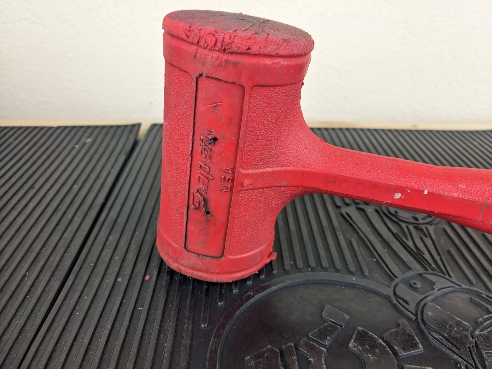 #as022 Snap-On HBFE48 Dead Blow 48-Ounce Soft Grip Hammer RED