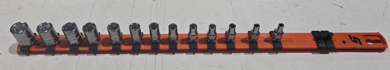 Bluepoint 1/4-Inch Drive Shallow Socket 6 Point Set With Snap-on Twist Lock Rail