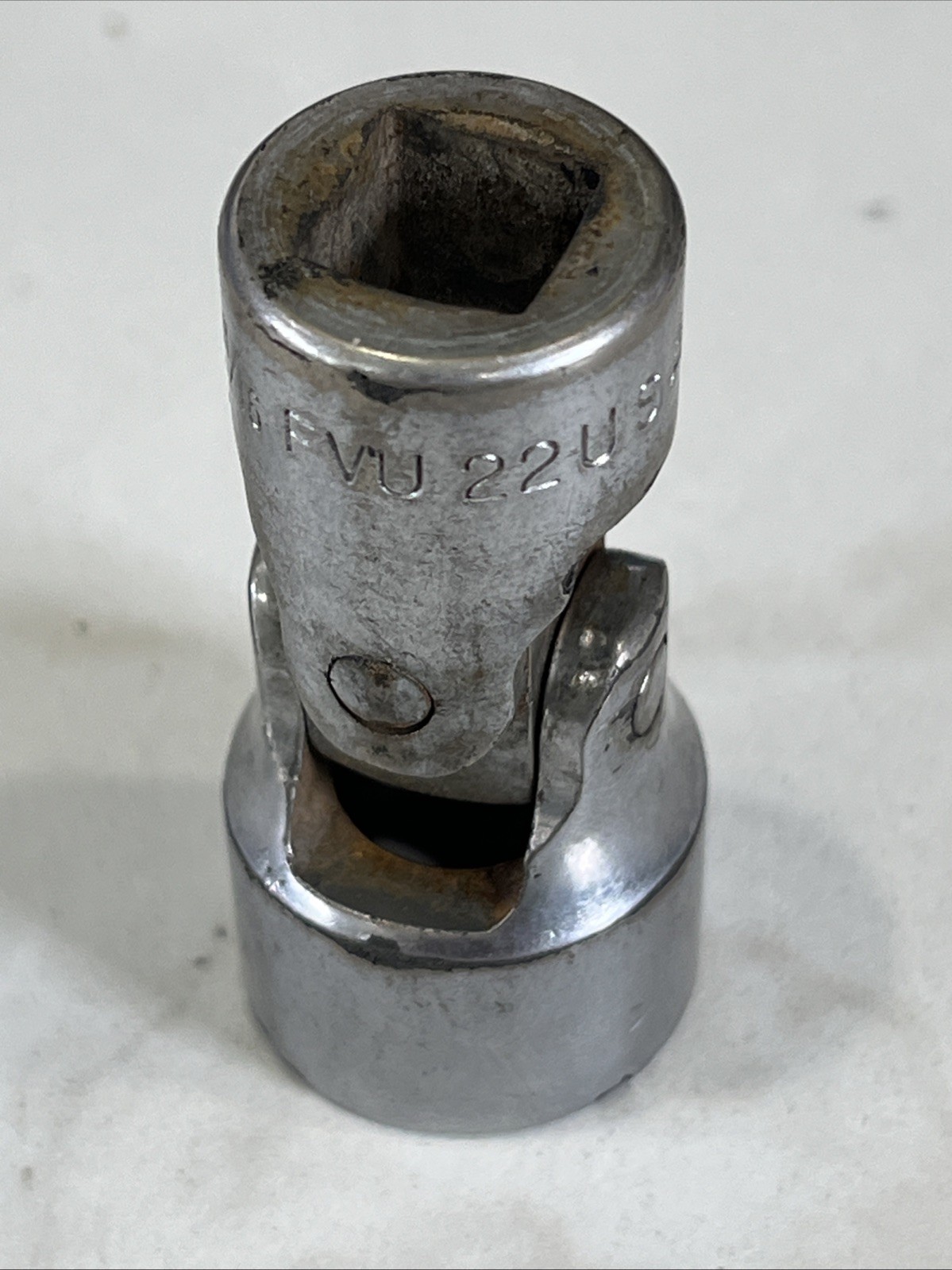Snap on USA FVU22, 11/16″ Inch 3/8″ Drive 12 Point Universal Socket Vintage