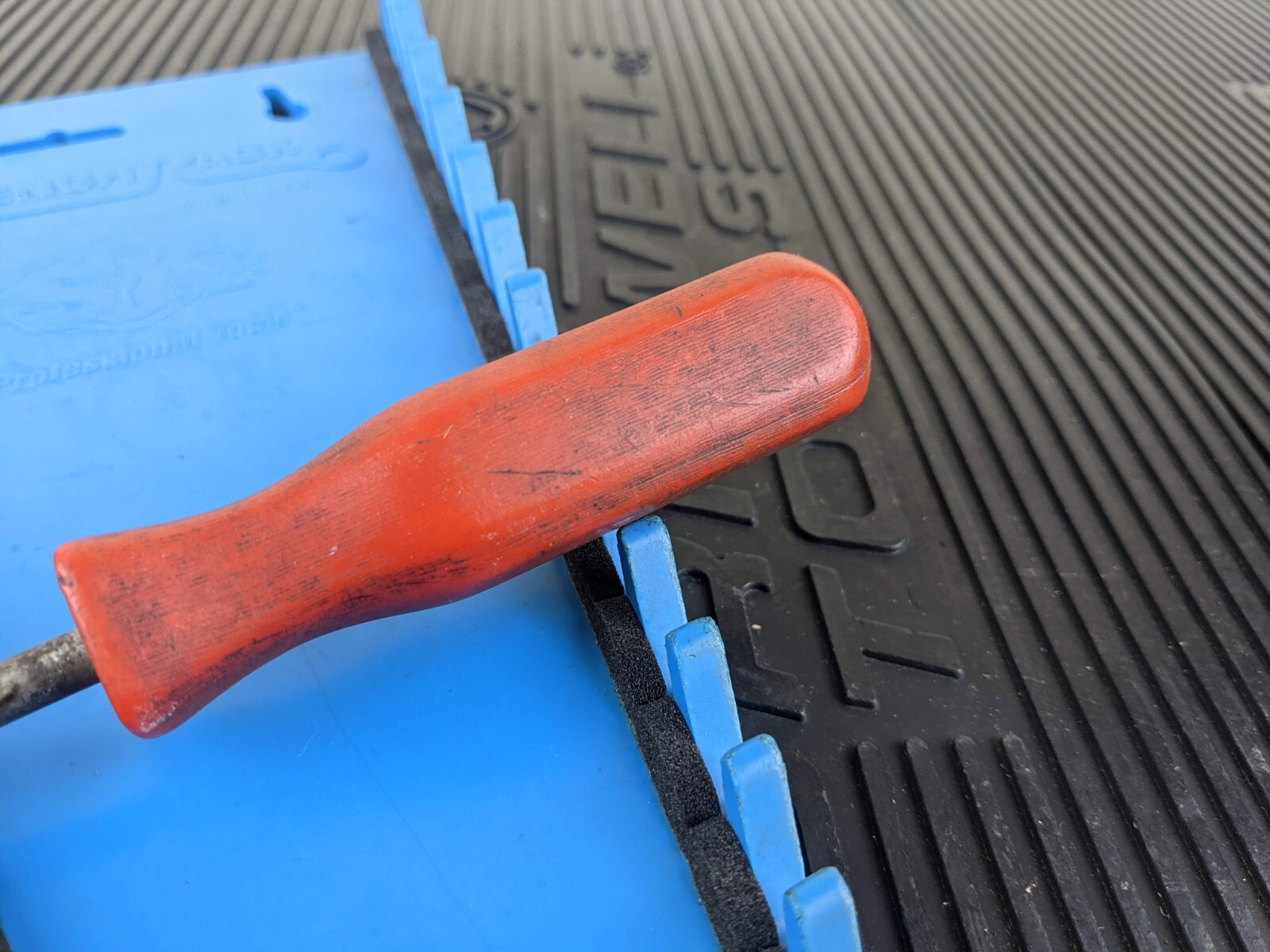 #at827 MAC Tools USA S14A Brake Spring Retainer Tool Solid Red Classic Handle