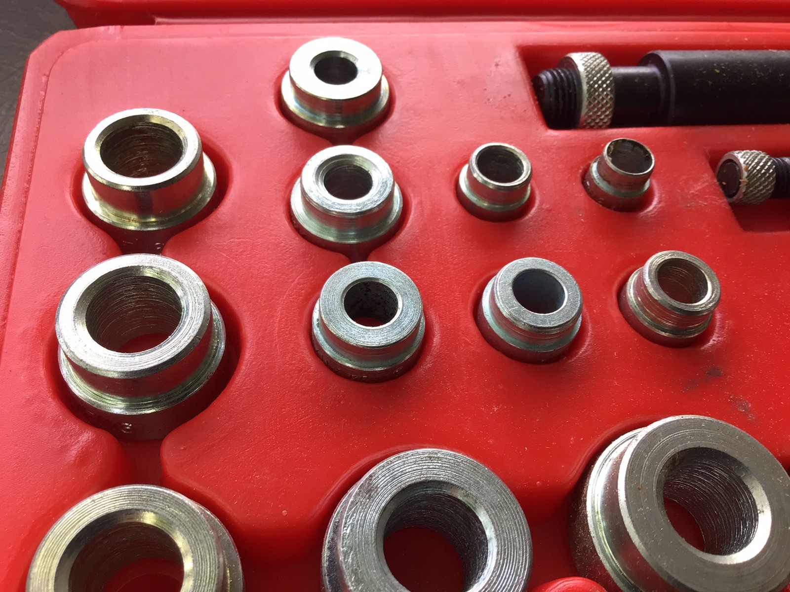 Dayton 4X083A Bushing Removing & Inserting Set w/ Case
