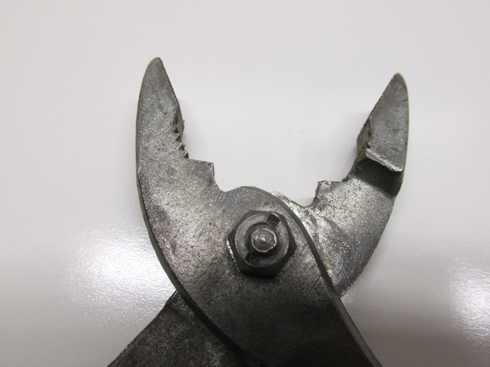 Motorcycle Slip Joint Pliers 6-1/2″ long, galvanized finish and textured grip.