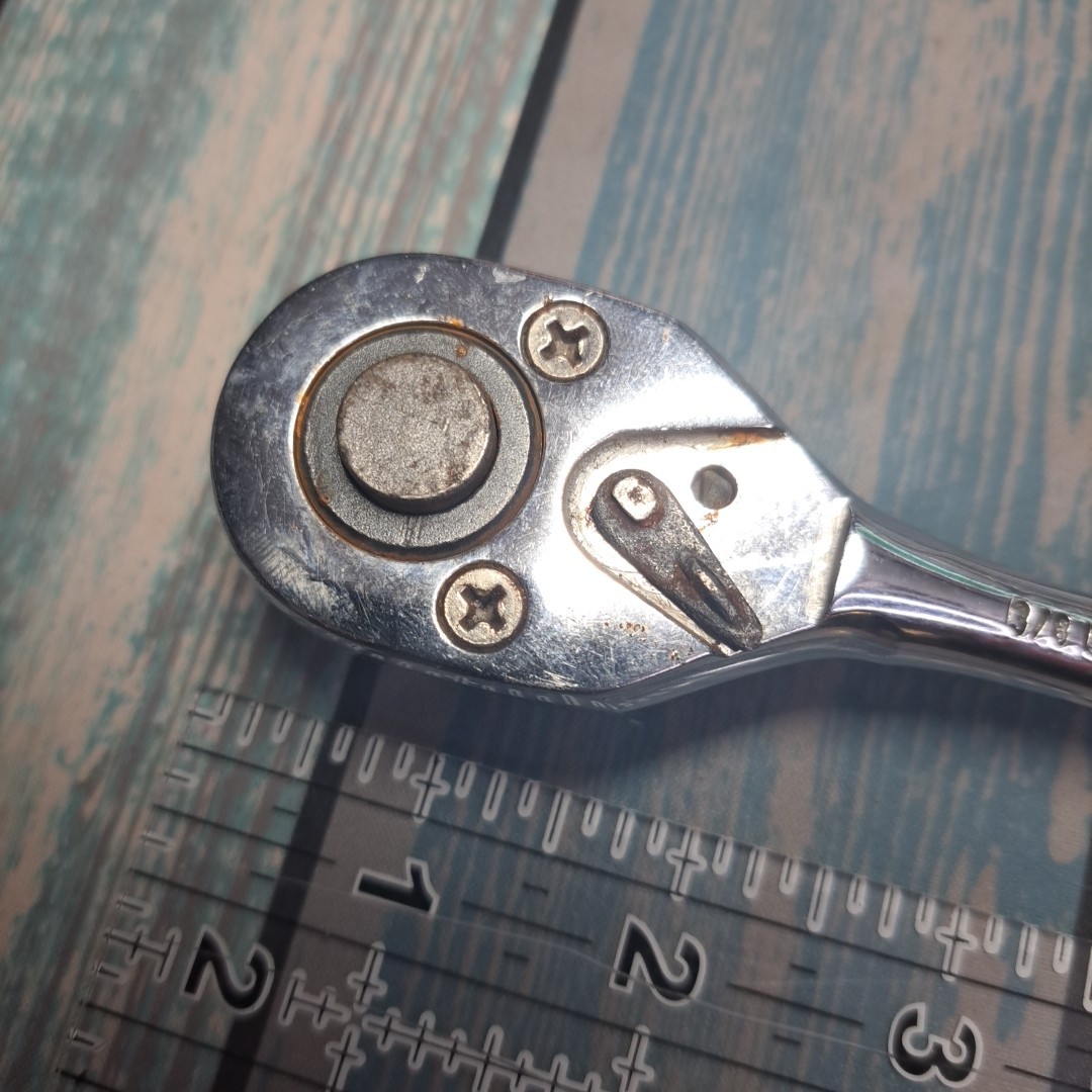 URREA 3/8″ Socket Wrench Ratchet 7″ Reversible Drive Quick Release 5249 (5249Q)