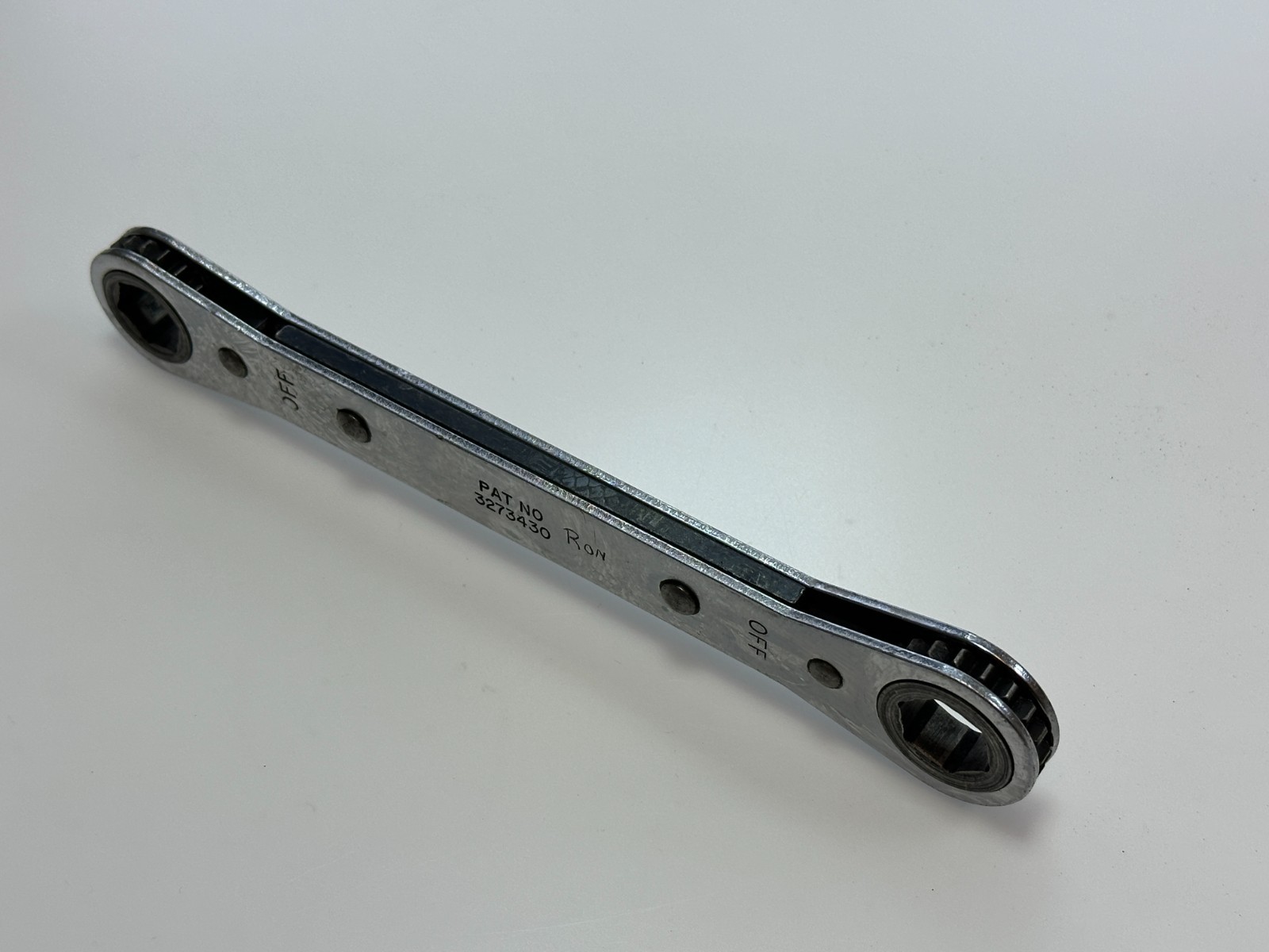 Snap-on USA RBM1415S 14mm X 15mm Ratcheting 6 Point Box End Wrench, 0° Offset