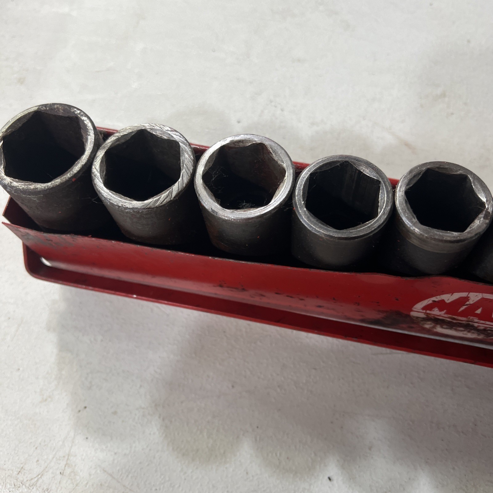 MAC Tools VDP 7/16”-1-1/4” 1/2″ Drive 13 Piece 6 Point Deep Impact Socket Set