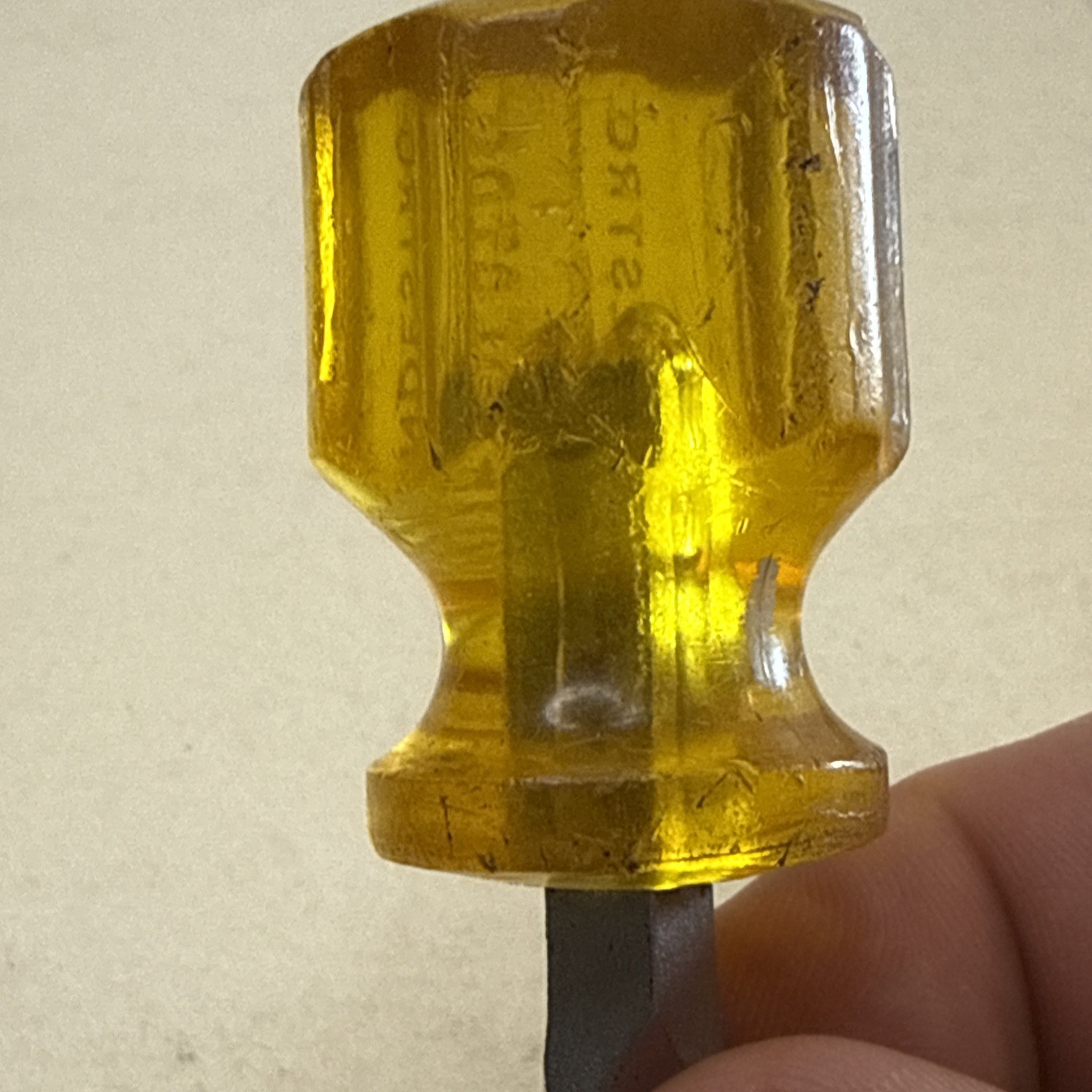 Vintage INDESTRO Amber 3721 Square Shank 1-1/4″ Stubby Flathead Screwdriver old