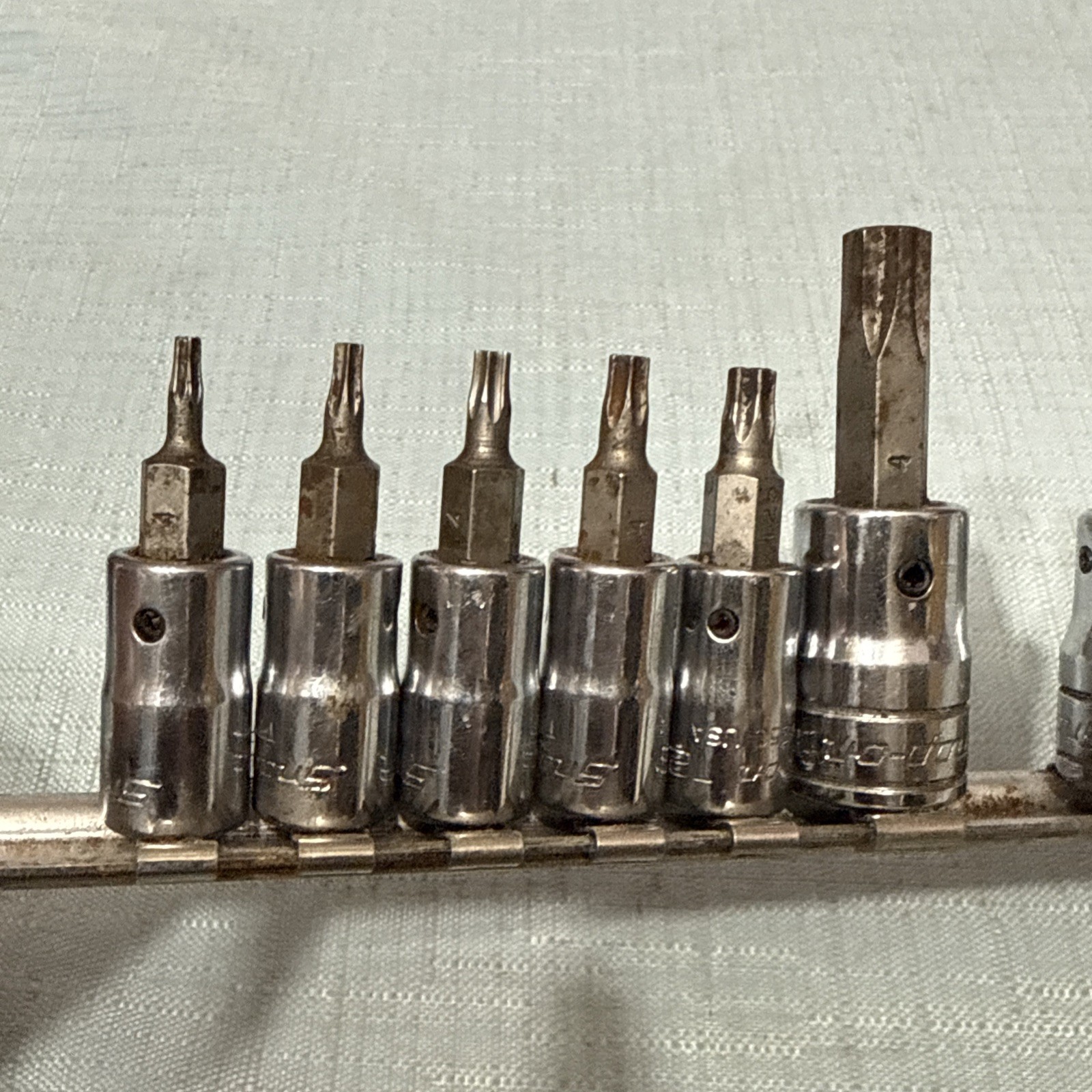 Snap-on 12 Piece 1/4″ 3/8″ 1/2″ Drive Torx Socket Set T8 to T55 Read