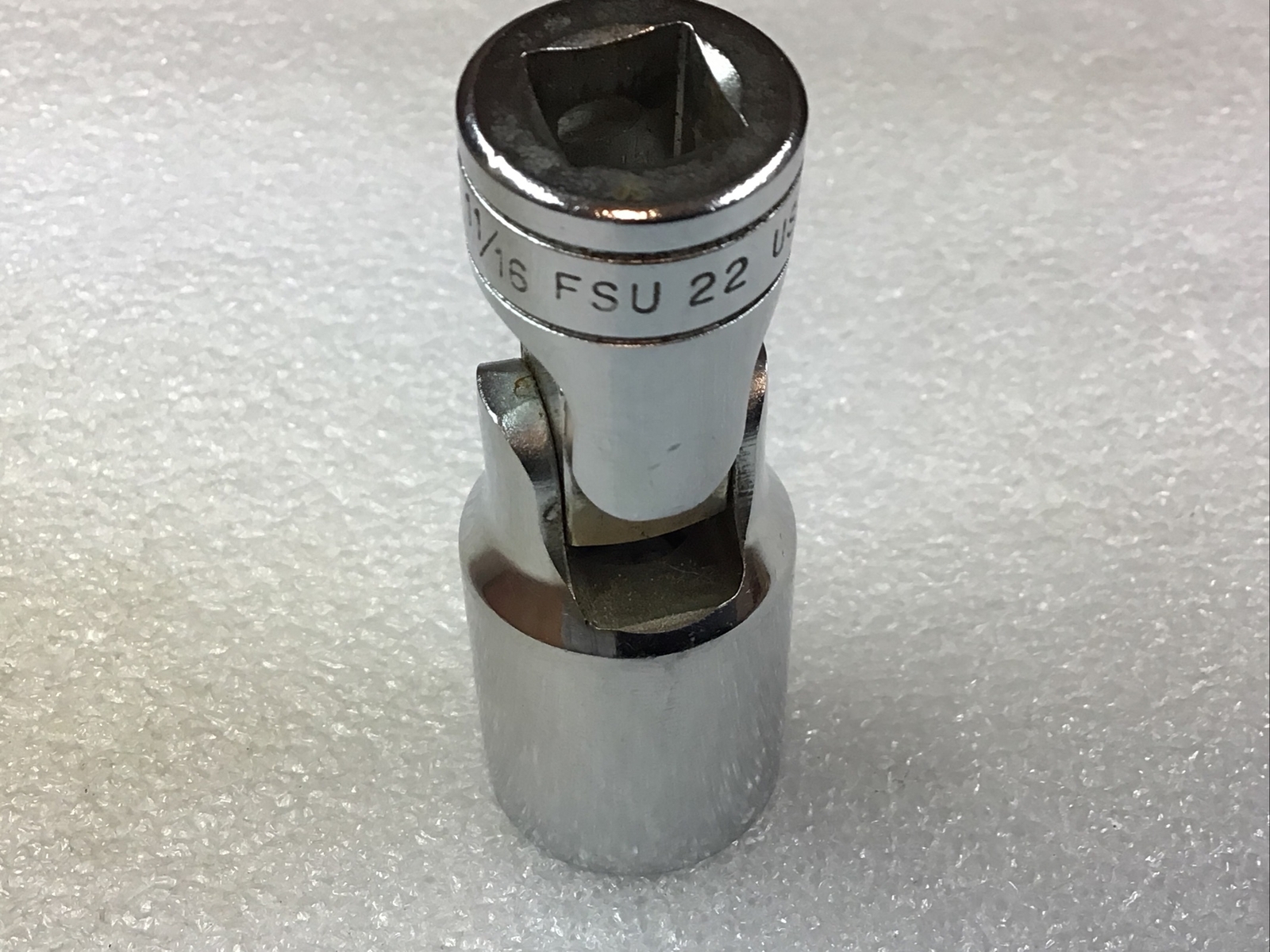 Snap On#FSU22 -11/16”, SAE, CHROME, 3/8”DR., 6PT., DEEP, SWIVEL SOCKET- USA-NOS