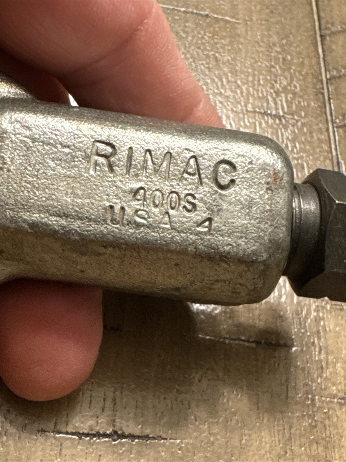 RIMAC USA TOOLS UNIVERSAL NUT CRACKER 400S