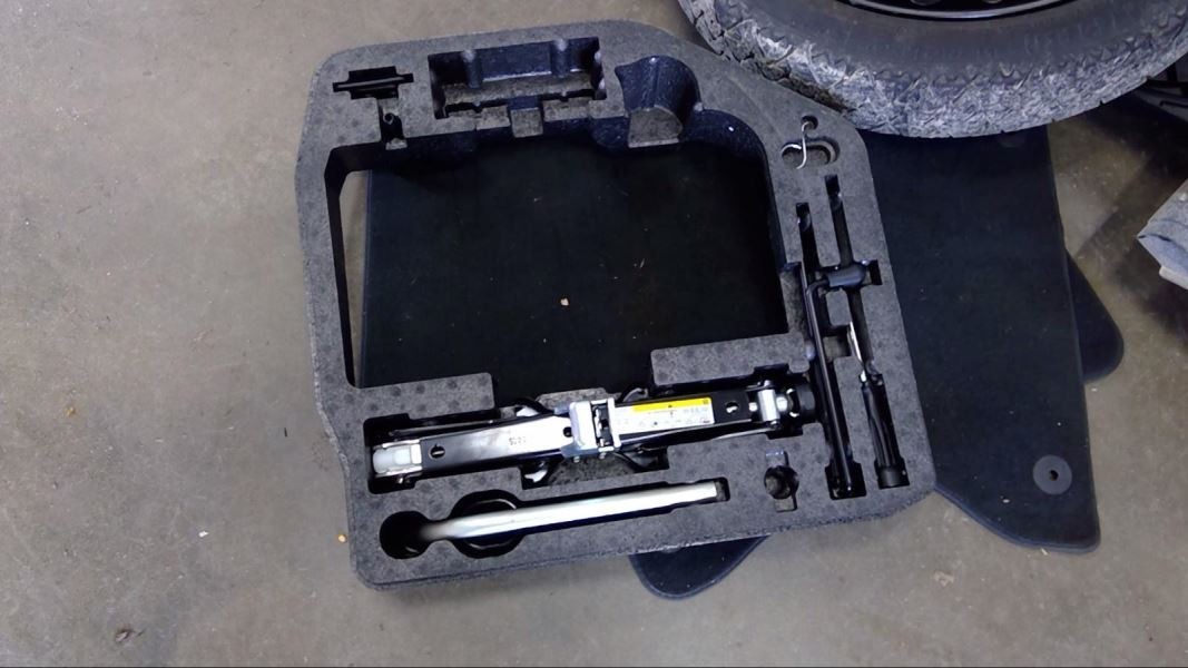 A4 AUDI 2015 Tools Jack 663044