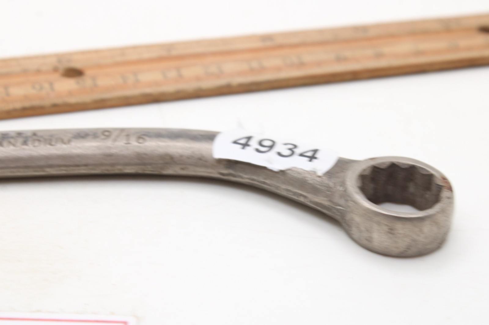 Unbranded Obstruction Wrench Curved SAE 5/8″x9/16″ 12 Pt. Chromium Vanadium USA