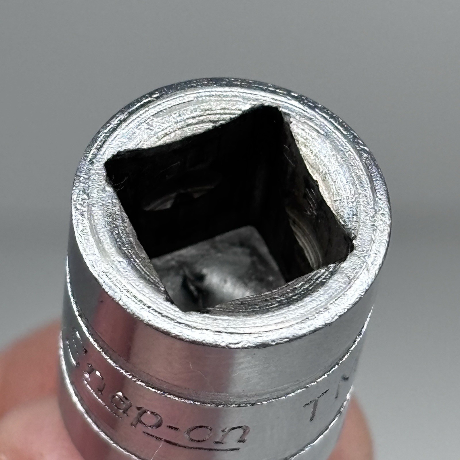Snap On TM1 3/8 Dr Female To 1/4 Dr Male Friction Ball Socket Adapter VTG USA