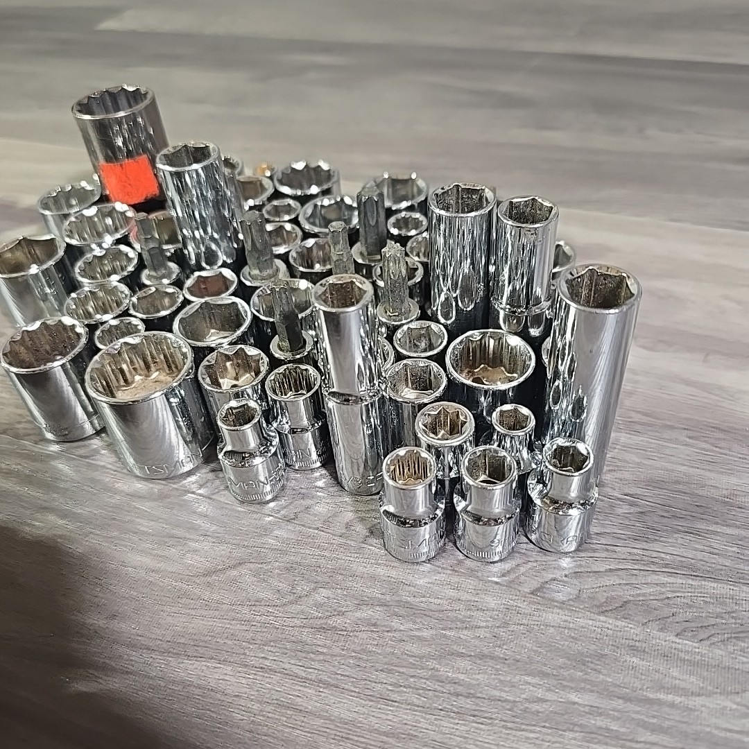 MISCELLANEOUS CRAFTSMAN SOCKETS Please See Photos For What Is Included