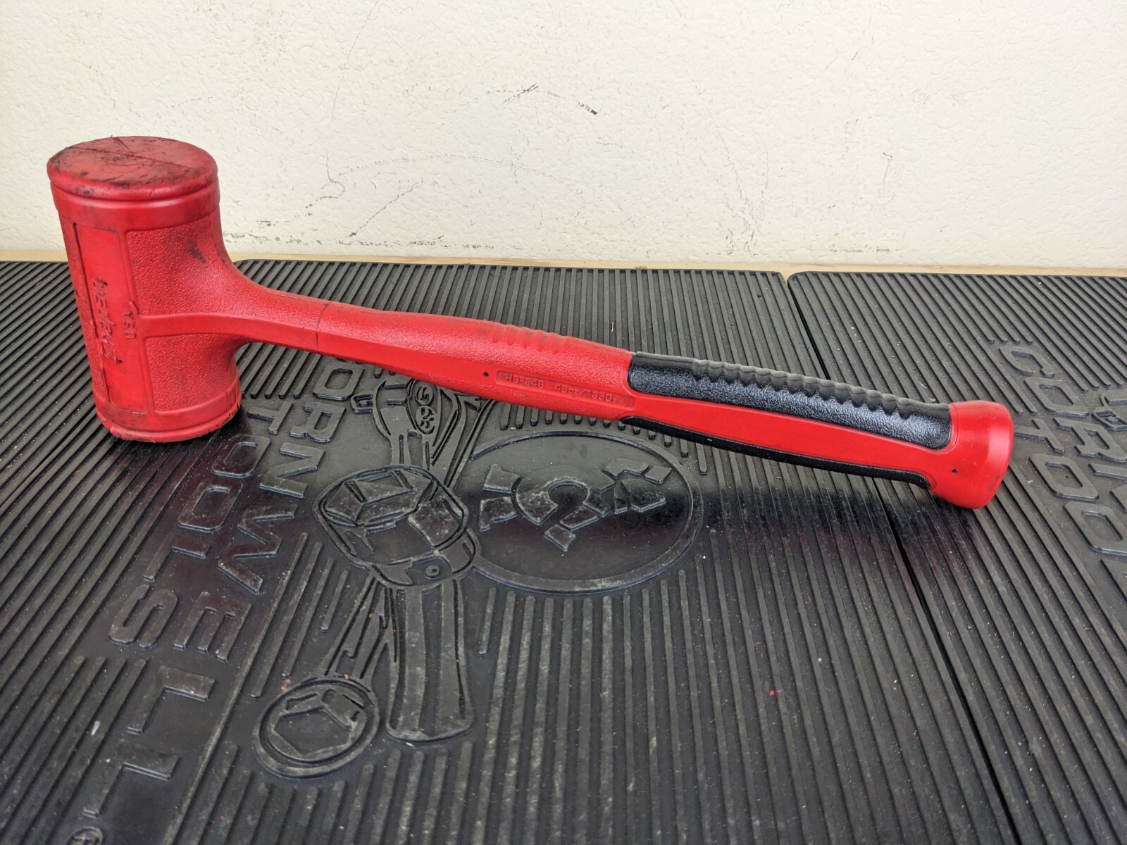 #ba806 Snap-On HBFE48 Dead Blow 48-Ounce Soft Grip Hammer RED
