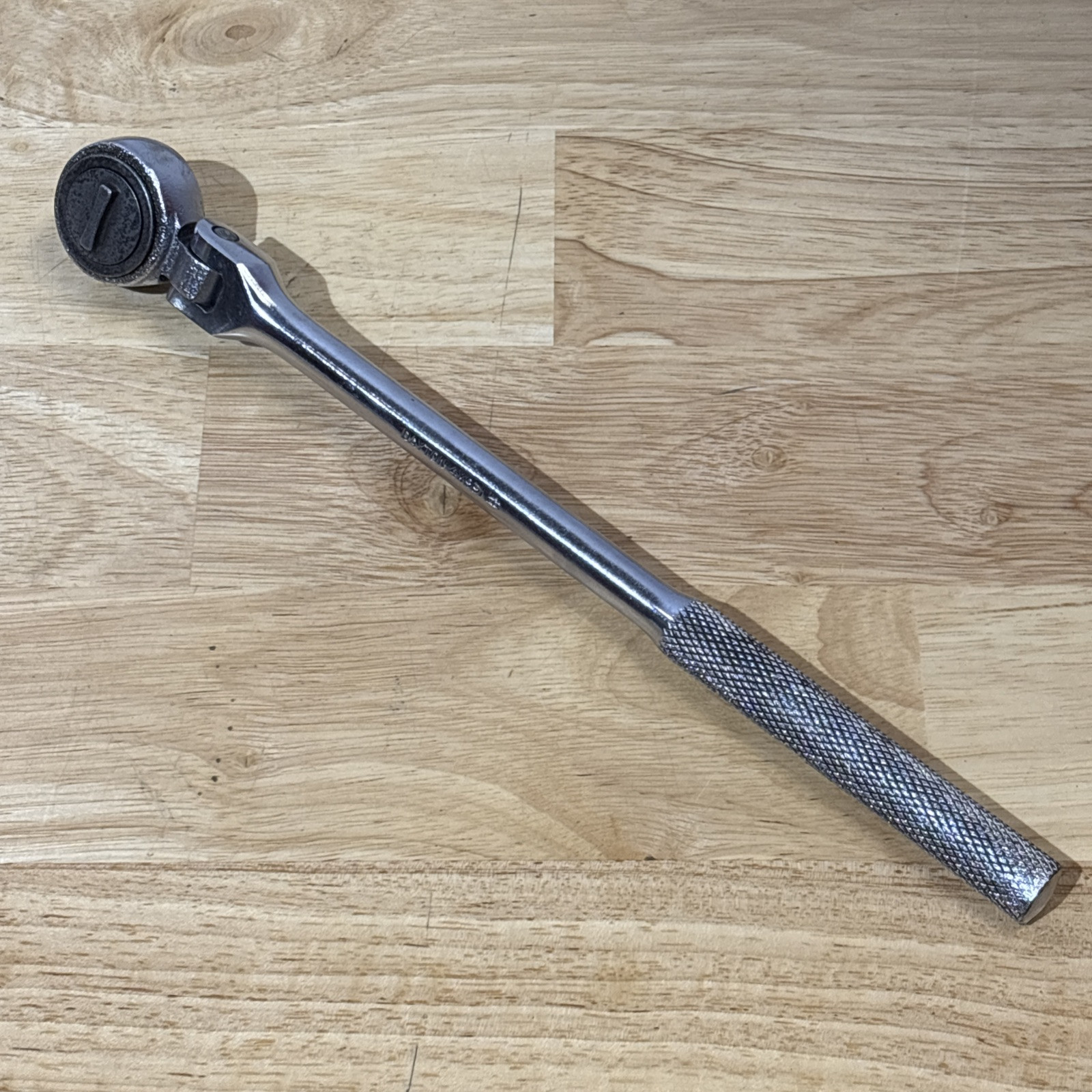 Dayton 11″ Flex Head Ratchet 3/8″ Drive Knurled Handle 4×991 USA