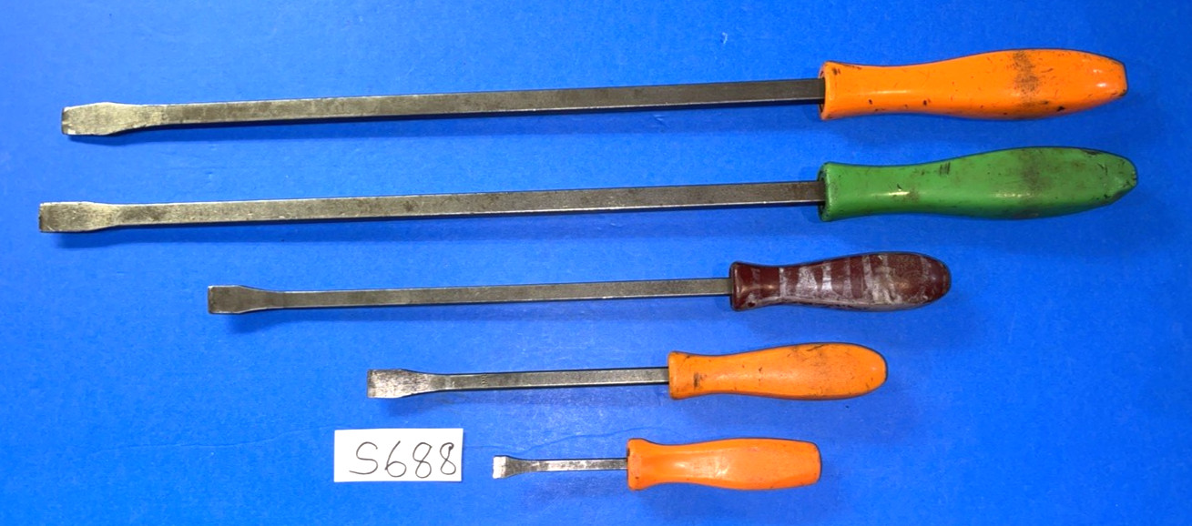 MATCO TOOLS 4 PIECE PRY BAR SET 6 TO 24 IN + LARGE SCREWDRIVER STYLE PRY BAR