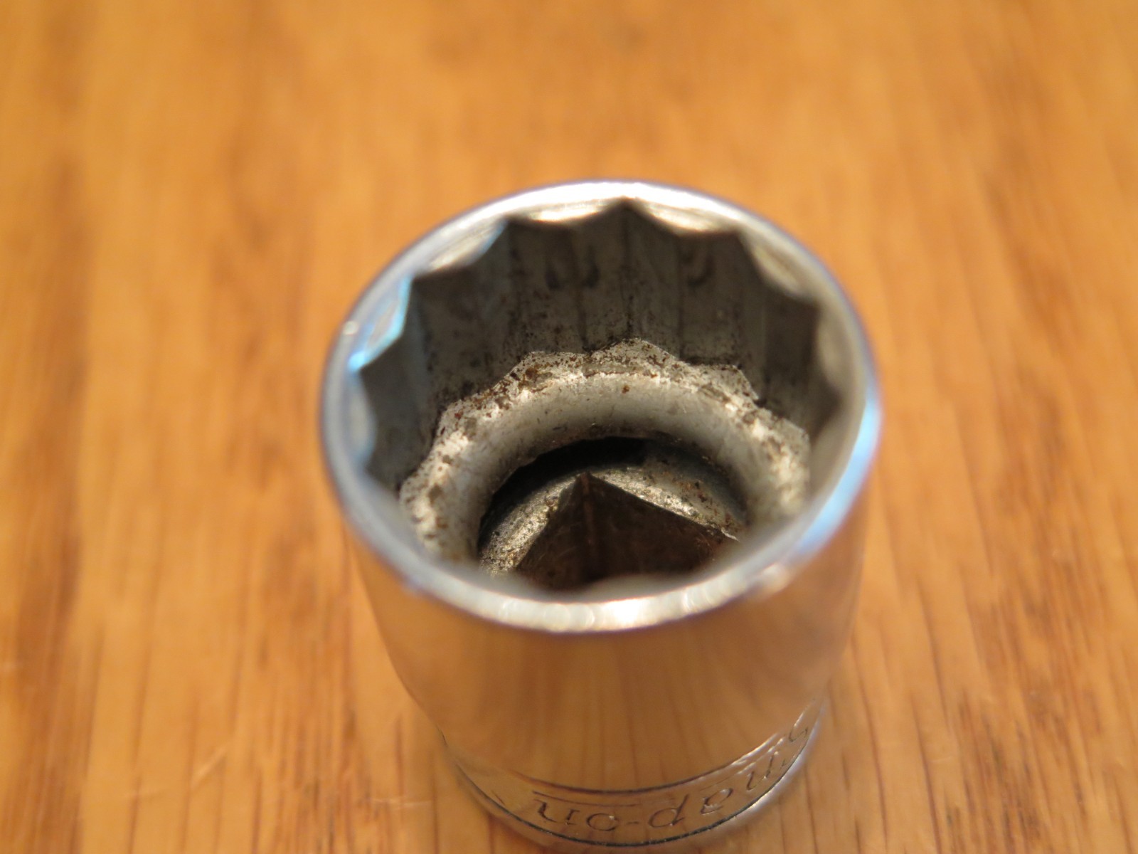 Snap-on F221 11/16″ Shallow Socket 3/8″ Drive 12pt SAE Chrome USA Snap On Tools