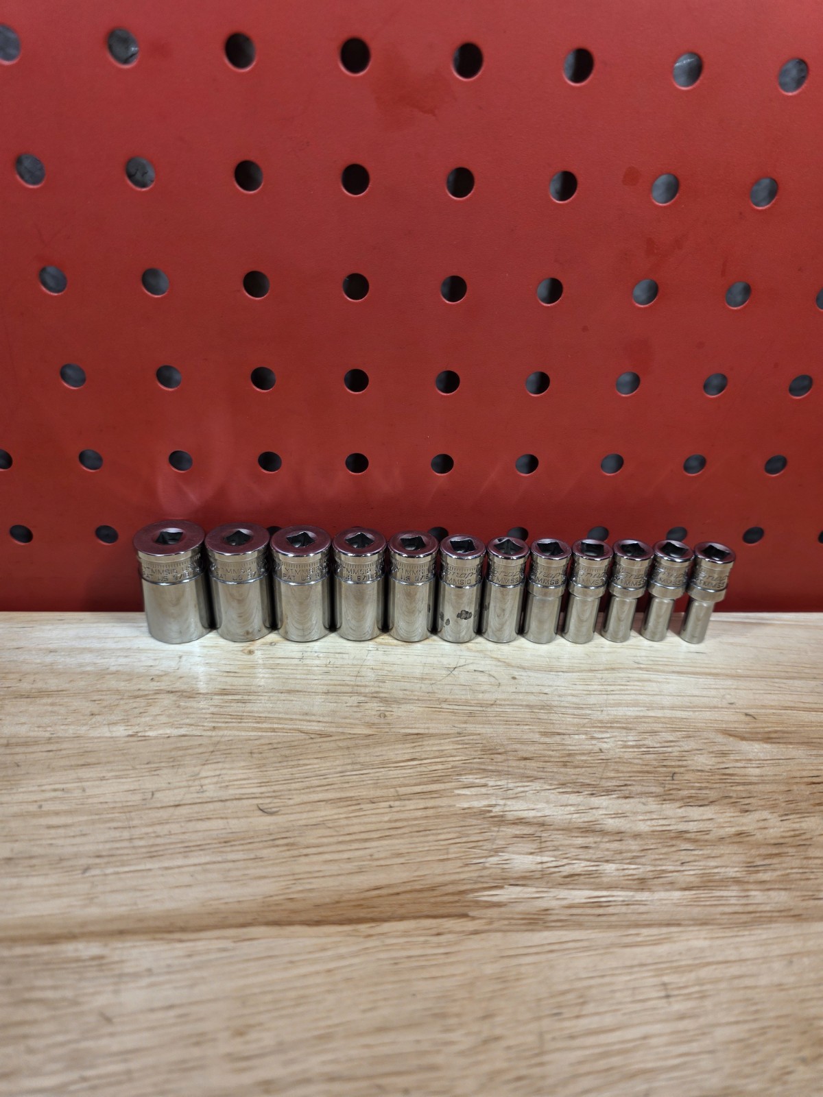 Snap-on 112YTMMSY 5mm-15mm 12-Piece 1/4″ Drive 6-Point Semi-Deep FDX Socket Set