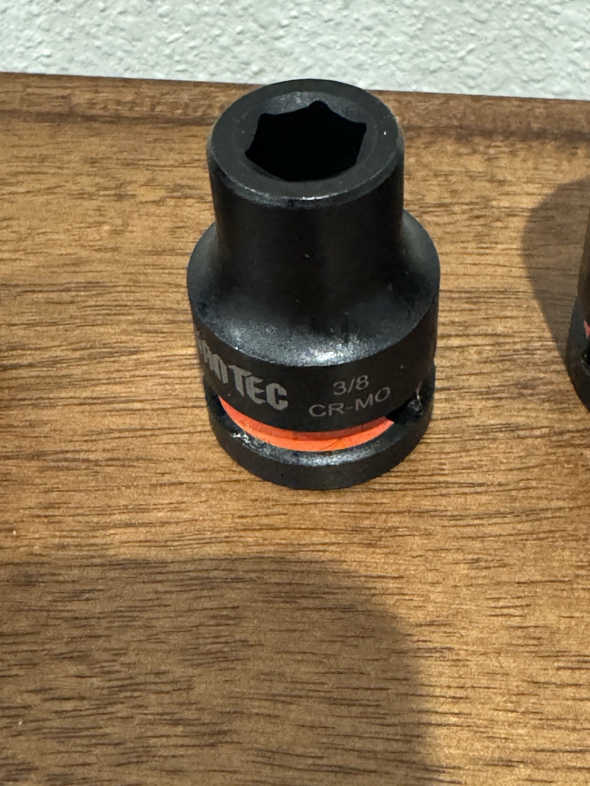 Set of 5 Jujentec 6 point sockets- varying sizes (3/8 in, 1/2 in, 21mm, 22mm, 24