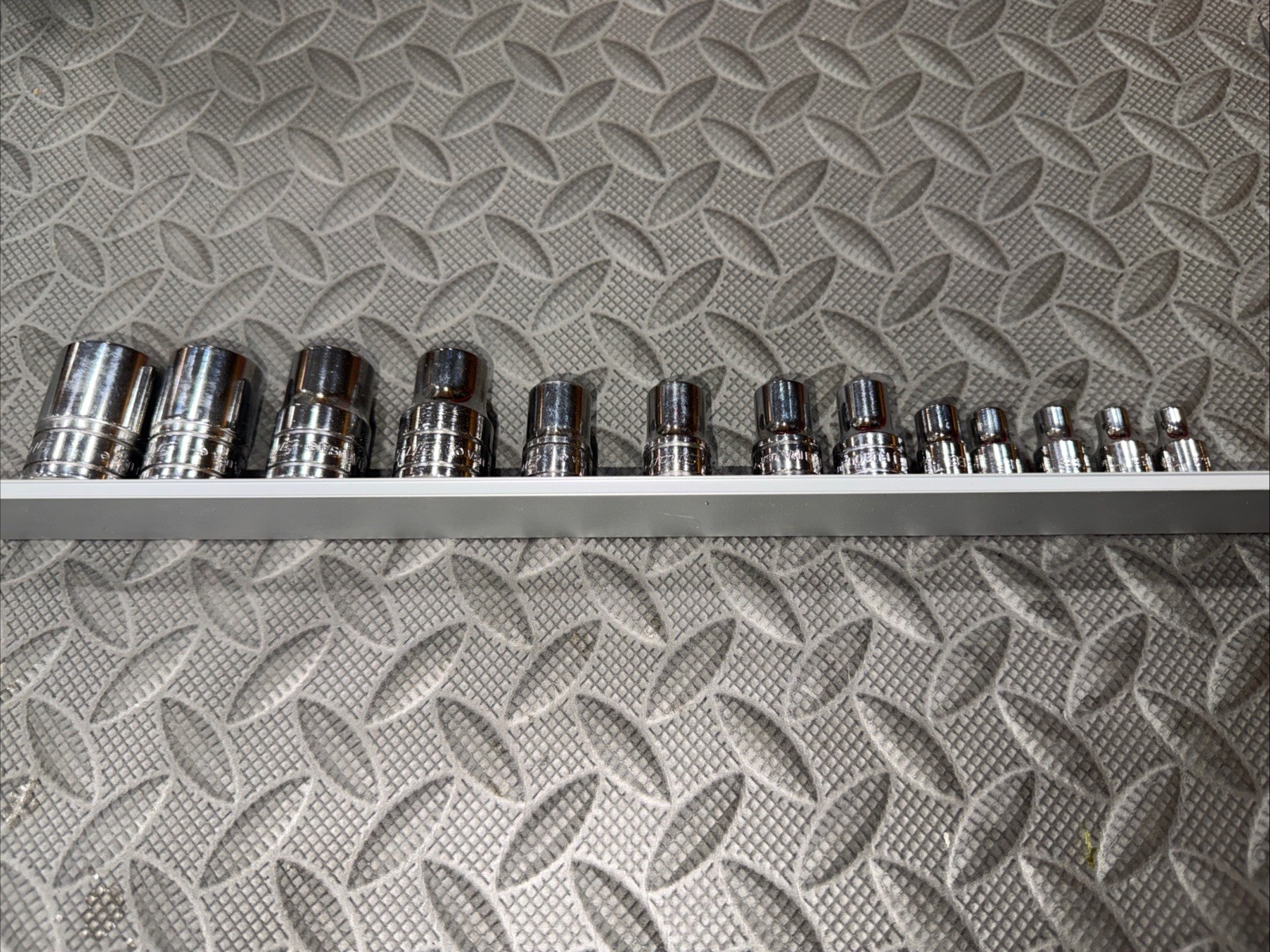 SNAP-ON 13PC COMBINATION DRIVE E-TORX SHALLOW SOCKET SET E4-E24 Free Shipping