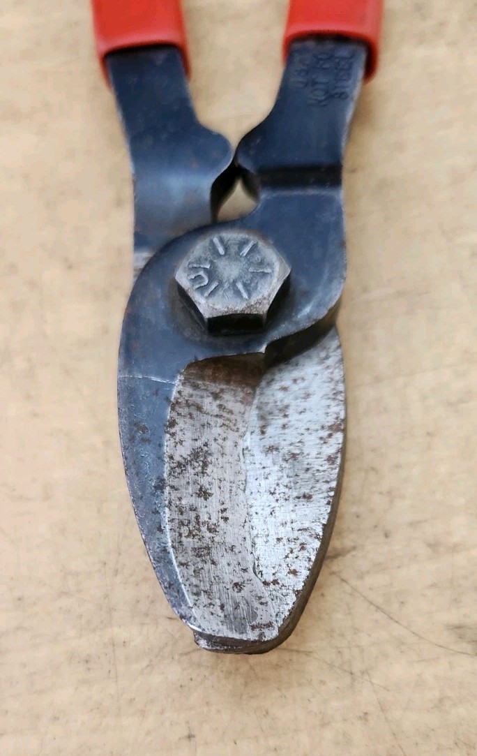 Blue Point PWC80A – 7-1/2″ Long Soft Grip Cable Cutter