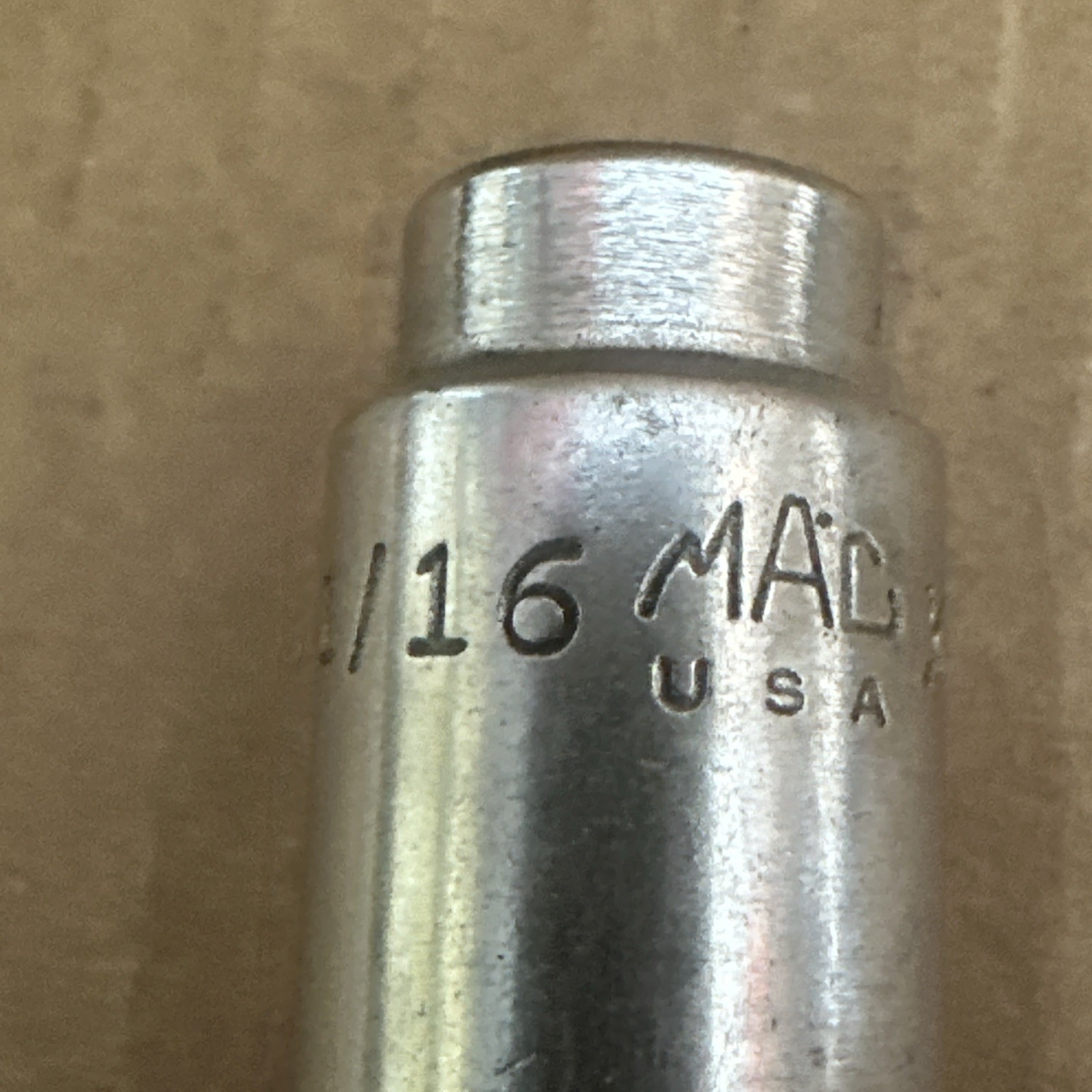 Mac Tools USA 3/8″ Drive SAE Size 11/16″ Deep 6 Point Socket XD226