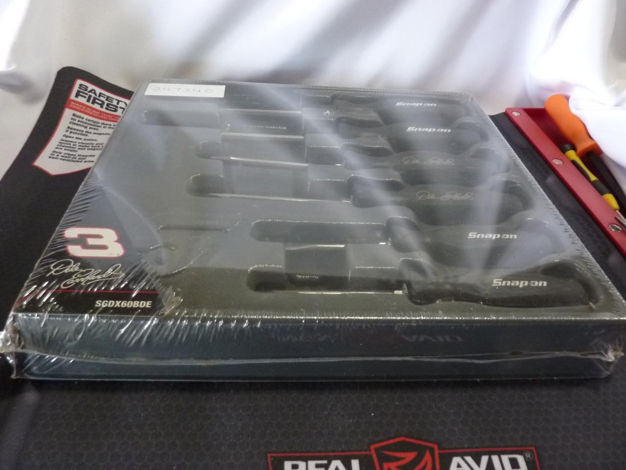 SNAP-ON 6-PIECE DALE EARNHARDT SIGNATURE EDITION SCREWDRIVER SET P/N: SGDX60BDE