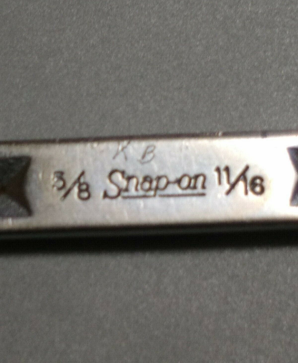 Snap on RXH2022S 5/8″ x 11/16″ Flare Nut Wrench, Offset, 8.6″ Long, 6 Point.