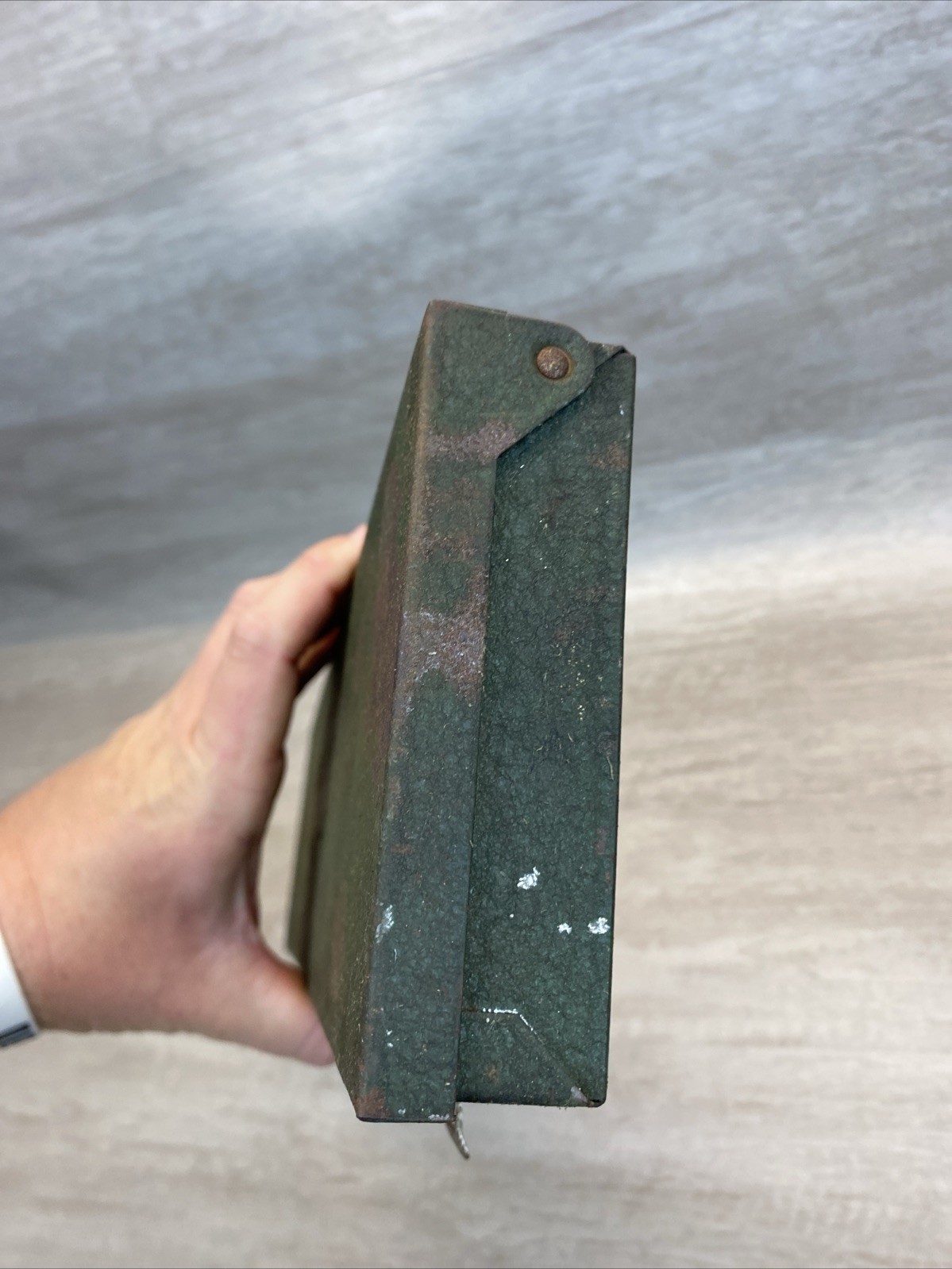 VTG S-K Tools metal toolbox with internal Dividers – Box only 17.5 Inch Large