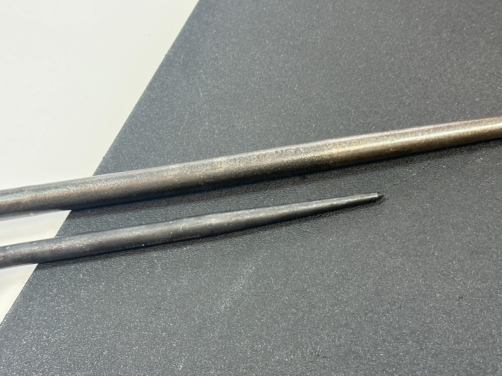 Snap-on Tools USA 2pc Rolling Head Prybar Set Pair, 650 Short 6″ & 1250 11″ Long