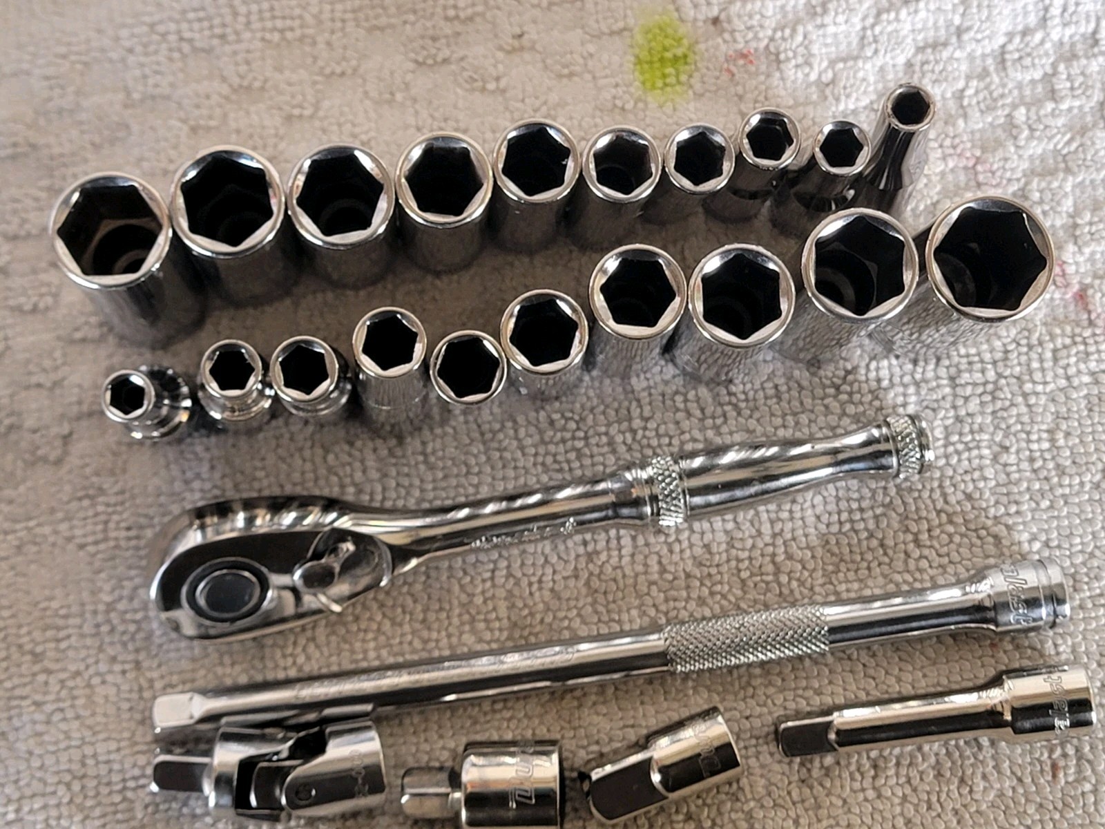94pc Duralast MIX Socket Wrench Set 1/4″ & 3/8″ dr., SAE/Metric Plastic Box EXC!