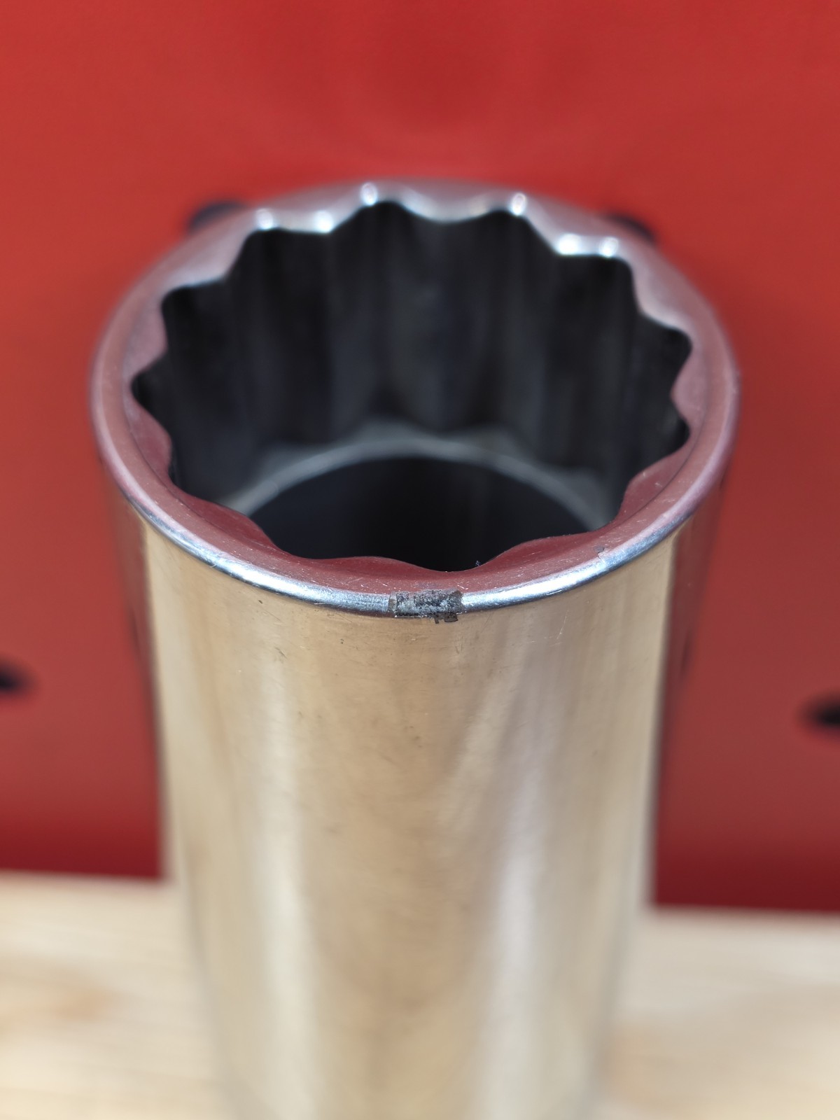 Snap-on Tools SM28 28mm 1/2″ Drive Metric 12-Point Deep Chrome Socket USA