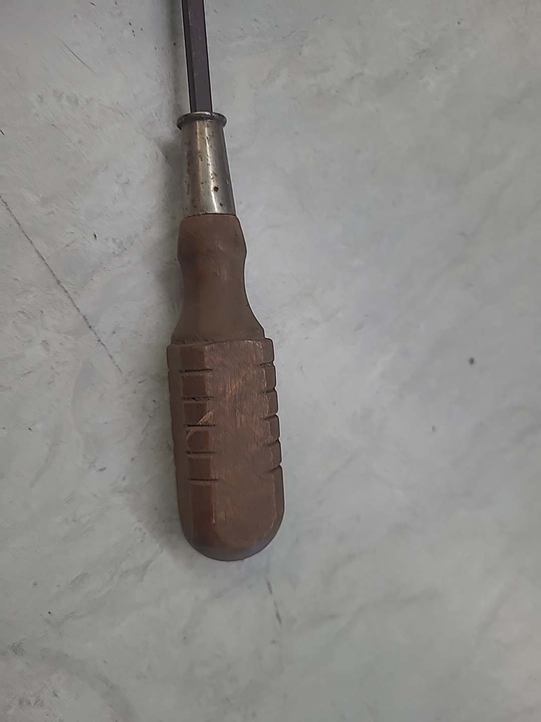 MAC H8 1/4″ Flat Slotted Head Square Shank Screwdriver Wood Handle S17