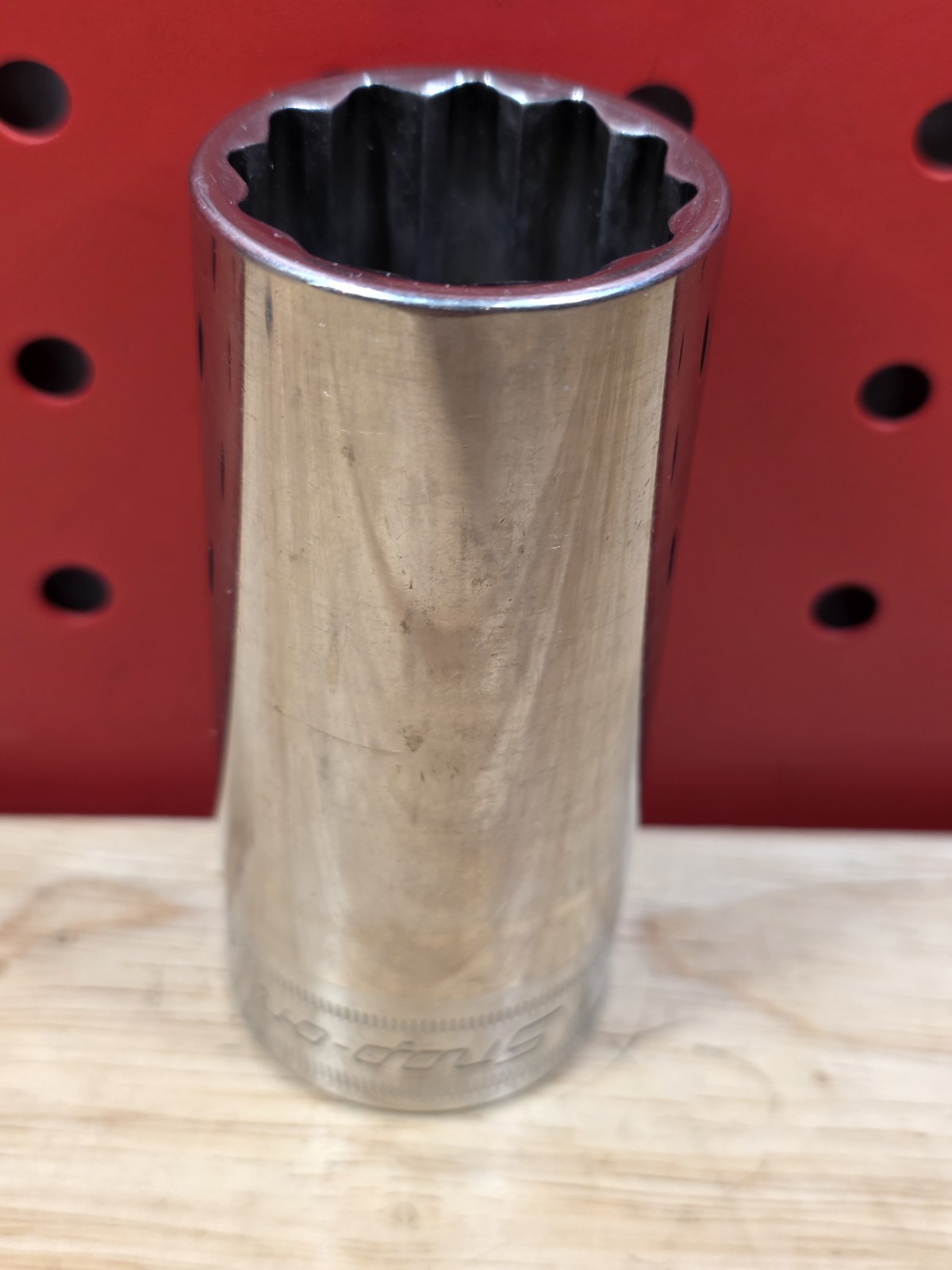 Snap-on Tools SM28 28mm 1/2″ Drive Metric 12-Point Deep Chrome Socket USA