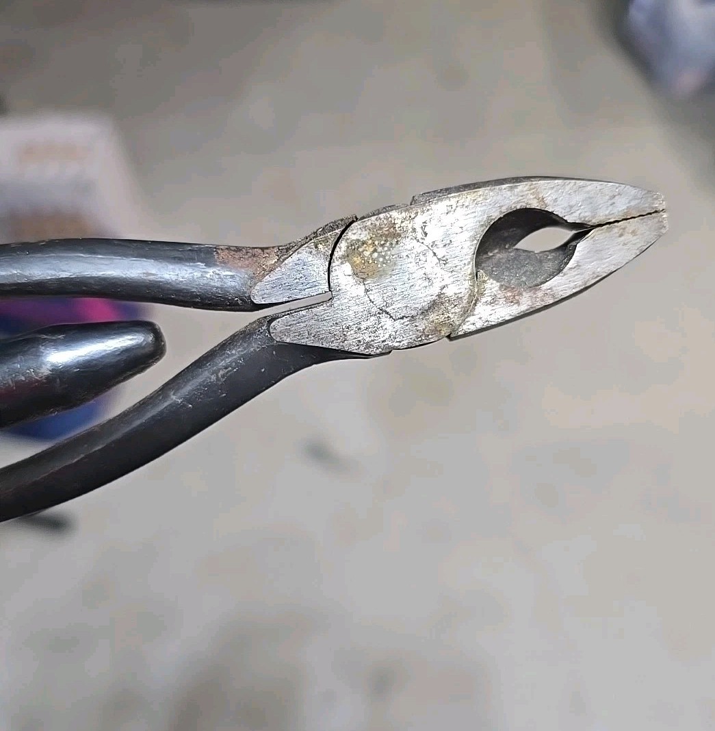 Vintage MILBAR SAFETY TWIST WIRE PLIERS M-2 USED