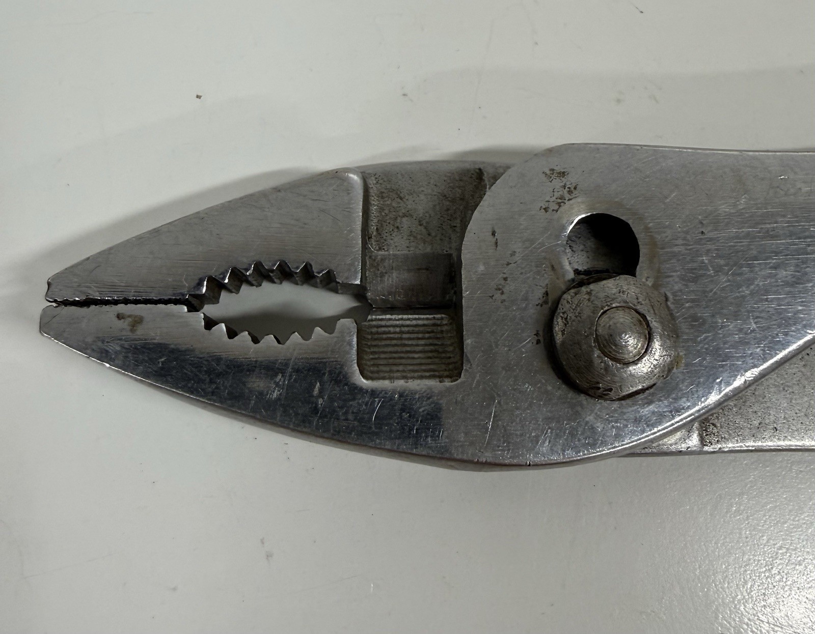 Snap On Tools USA Vacuum Grip 7-1/2″ Pliers No 137 Nice