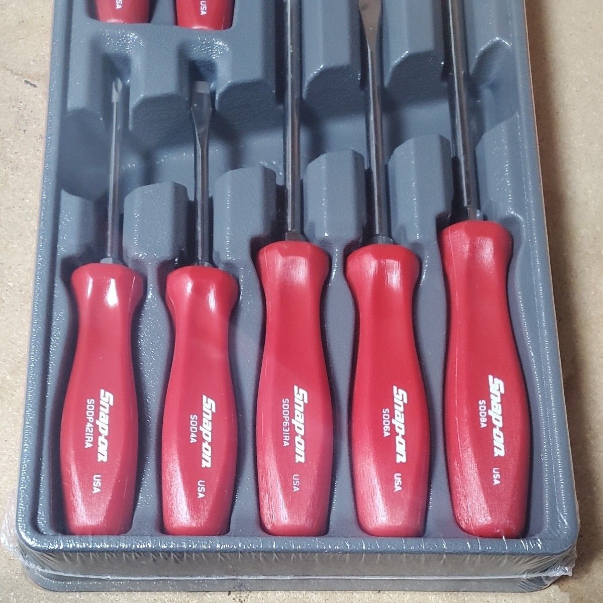 Snap On Screwdriver Set, Combination 7 Pcs. RED HARD HANDLES SDDX70AR NEW