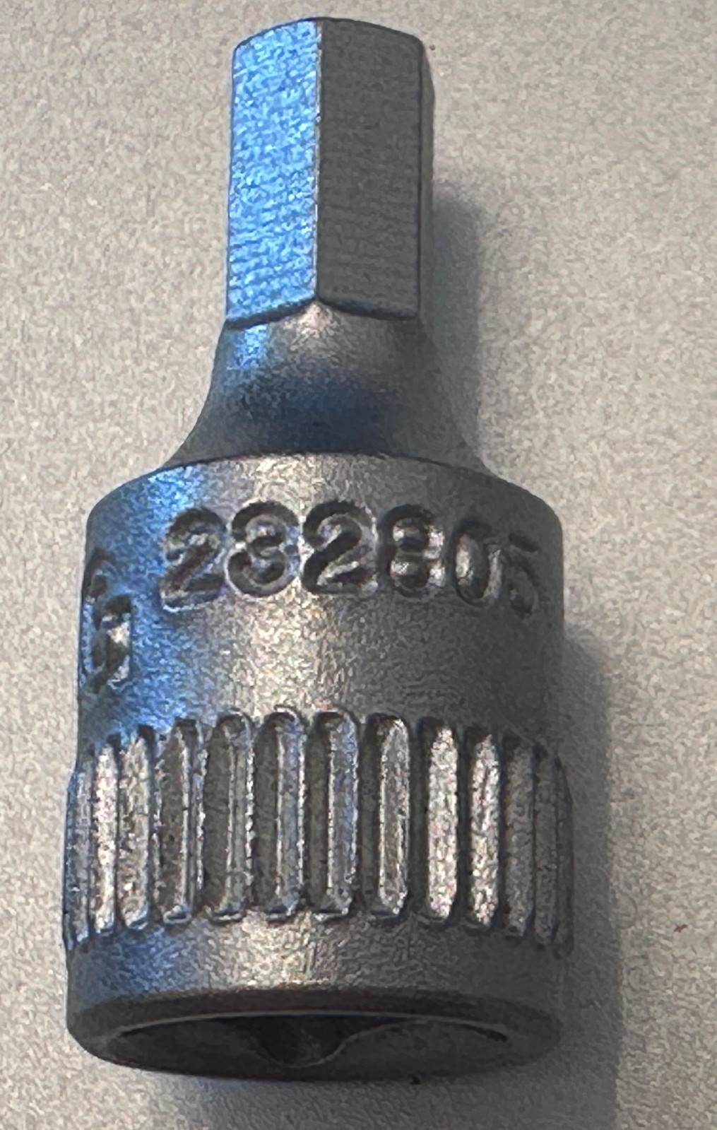 5mm hex (2) – 1/4inch socket GENIUS TOOLS 232805 – New