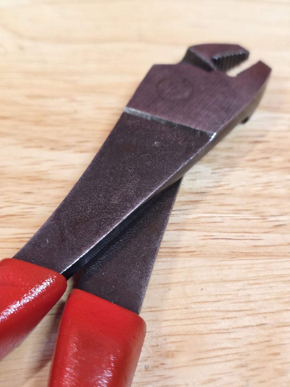 Snap-on Tools 208BCP Red Handle Rounded Nose Battery Terminal Pliers USA