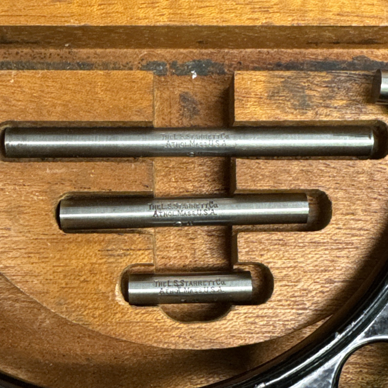 Starrett 916: Auto Service Set W/ Case, 224 & 124 Mics, 452 Bore, 172 Feeler