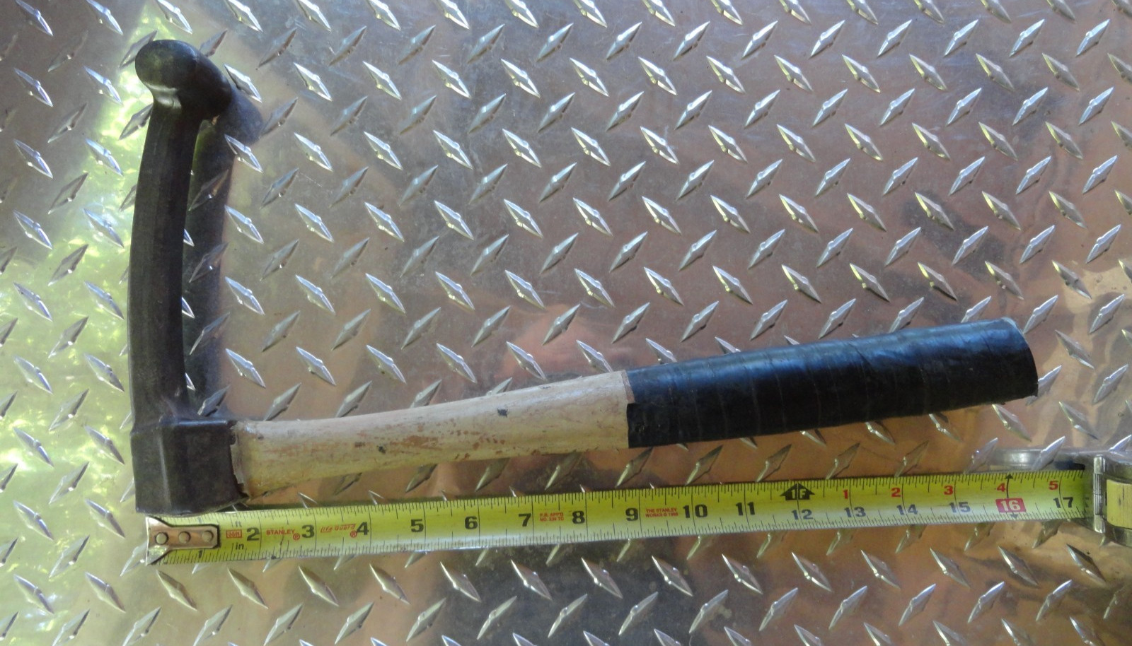 BODY REPAIR HAMMER USED 16″ HANDLE 8 1/4″ LONG REACH HEAD 1 1/2″ FACE FAST SHIP