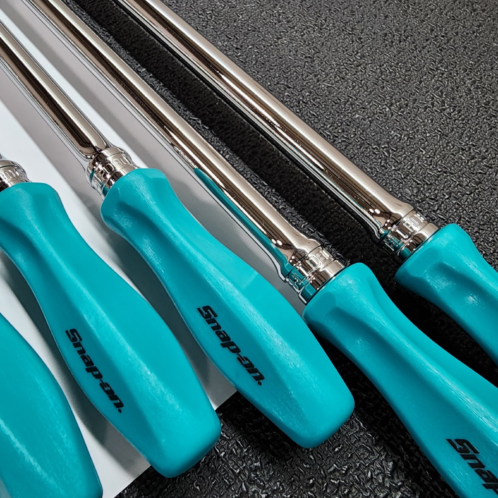 Snap-on Tools NEW 8pc TEAL Hard Handle 3/8″ Drive Fixed & Flex Head Ratchet Set